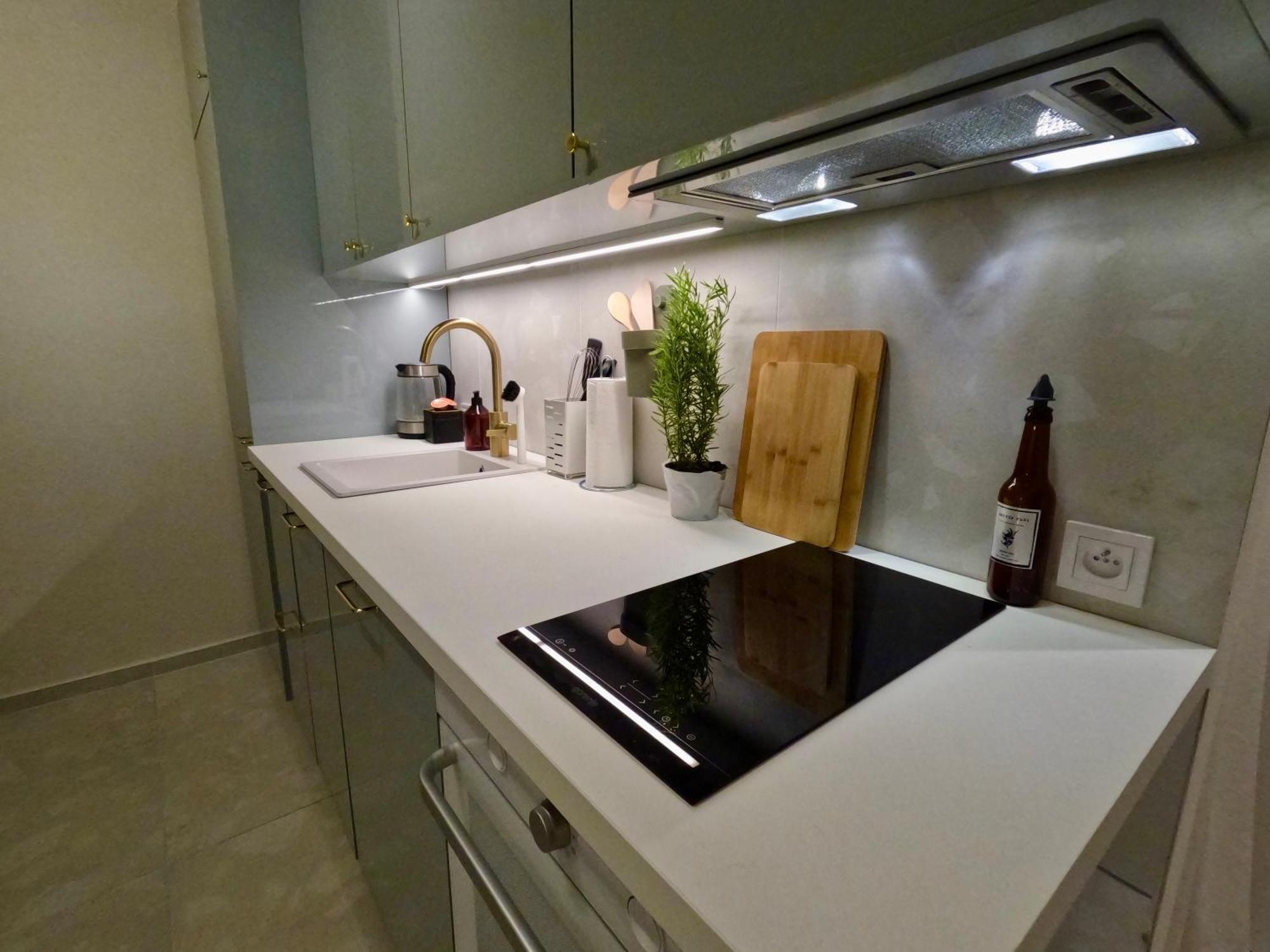 Urban Retreat I Modern Boho Apartments In Lovely Letna District - 10 Minutes From Old Town Praha Bagian luar foto