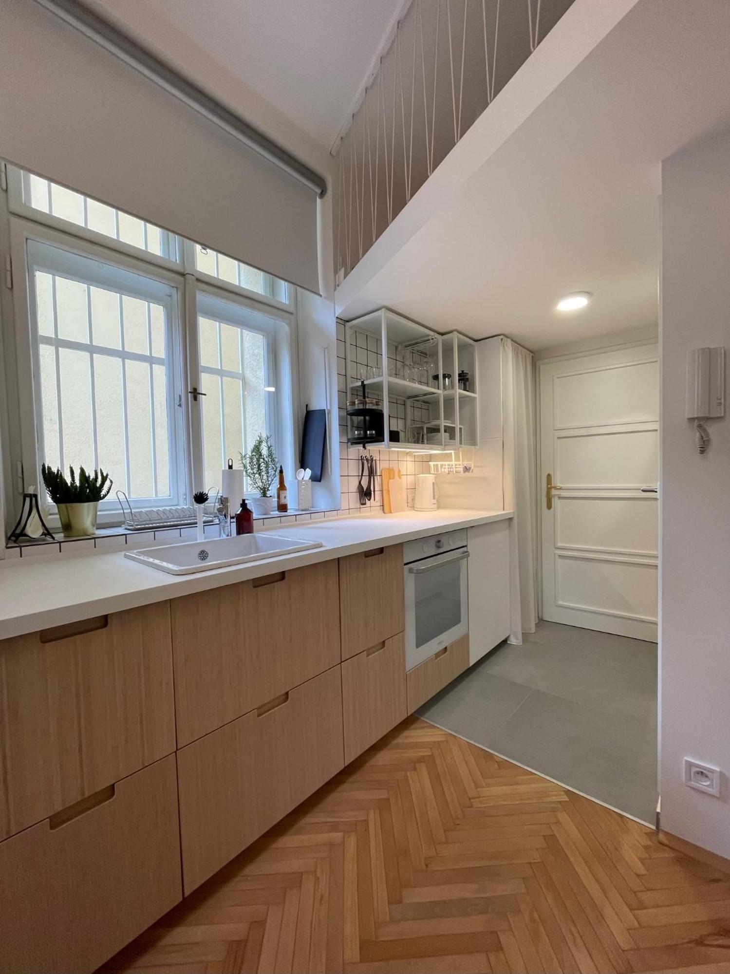 Urban Retreat I Modern Boho Apartments In Lovely Letna District - 10 Minutes From Old Town Praha Bagian luar foto